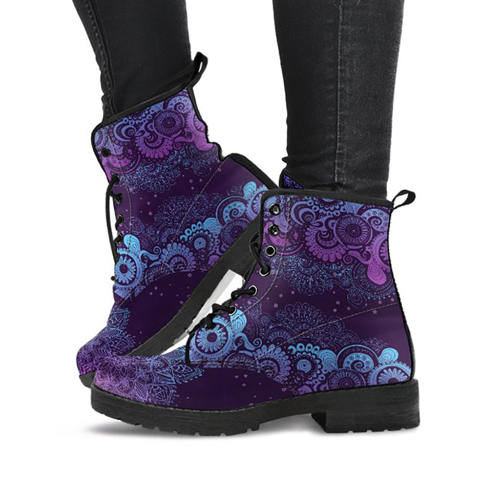 Purple Paisley Decor Womens Boots
